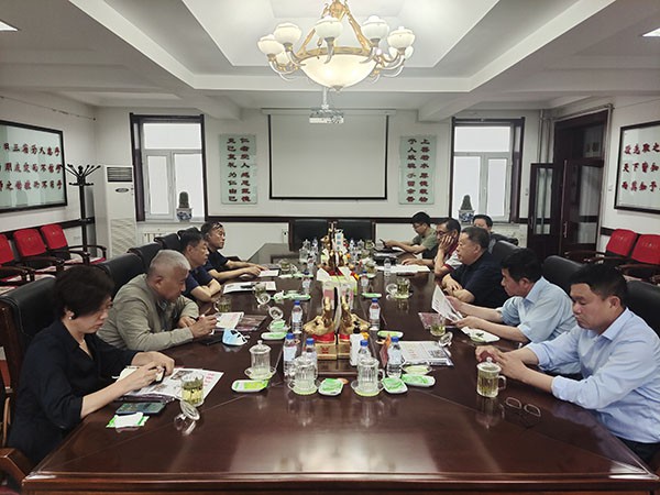省企業(yè)家協(xié)會領導到吉春制藥走訪調(diào)研時指出.jpg